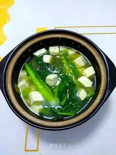 Cinnamon and bean curd soup