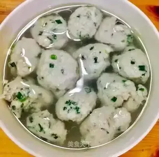 Fishball soup