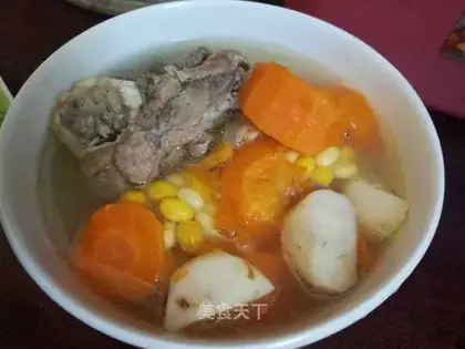 Corn carrot bone soup