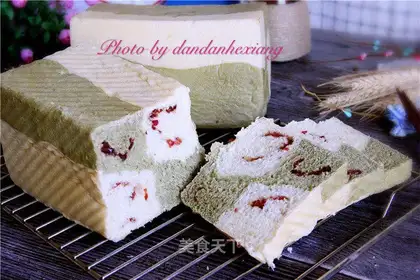 Wine in cranberry double toast