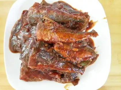 Eggplant canned fish