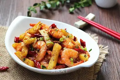 Spicy peppers, potato shrimp