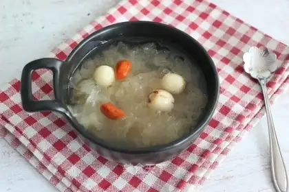 Silver Ear Lotus soup