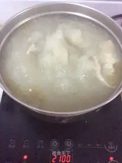 Pigbone soup