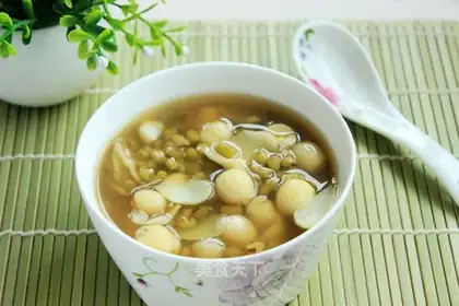 Green beans lily lotion soup