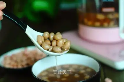 Peanut rice soup