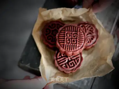 Black Beauty's Chocolate Mooncake