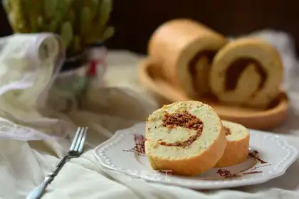 Meat pine rolls