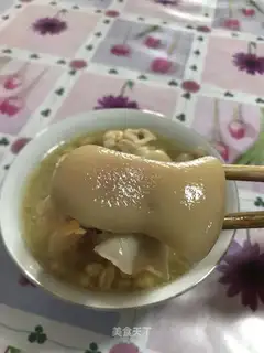 Soybeans foot soup