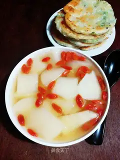 The melon, sweet soup