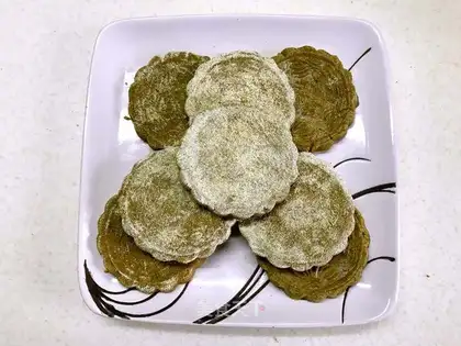 Green bean cake