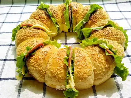 Christmas Ring Burger