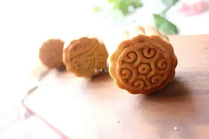The date moon cake