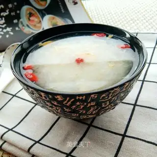 Soup of wine and eggs