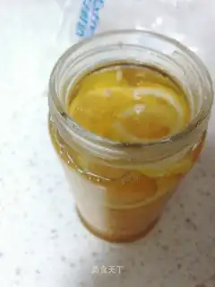 Easy honey lemonade