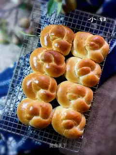 Whole wheat milk bread