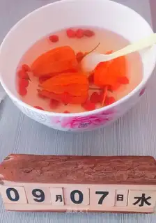 Red Girl makes tea