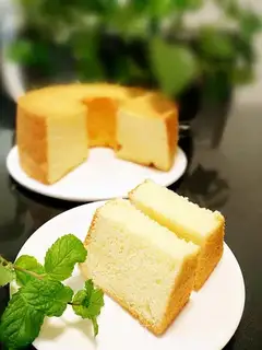 Yogurt chili cake