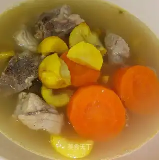 Chestnut carrot pigbone soup