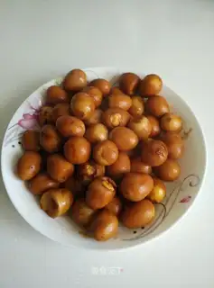 Five quail eggs