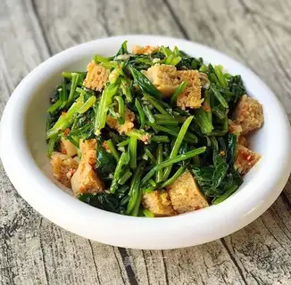 Spinach noodles
