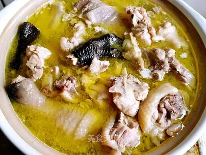 A casserole chicken