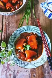 Spicy sauce, pig hoof
