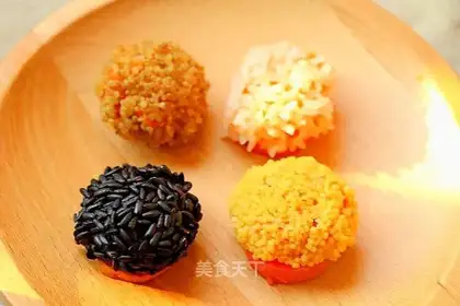Four-coloured pearl shrimp balls