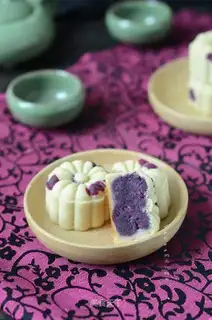 Peach potato mooncake