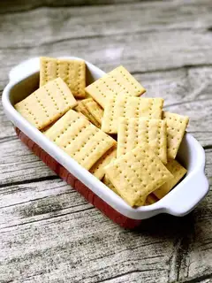 Salt milk soda cookies