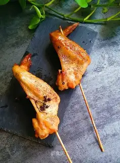 Roasted chicken wings