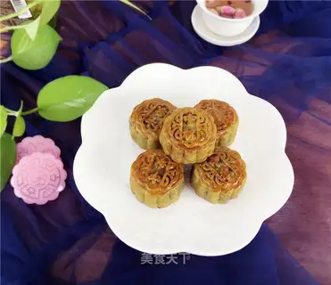 Juice mooncake