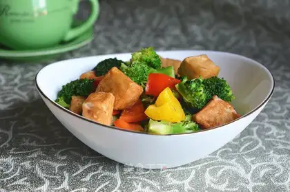 The broccoli is fried tofu