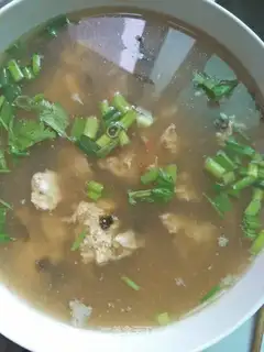 Cream shrimp omelet soup