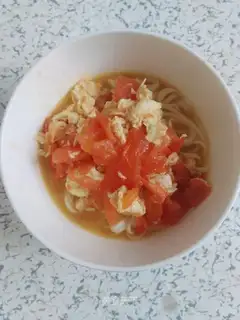 Tomato egg noodles