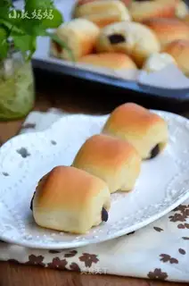 Bean saber cut the bread