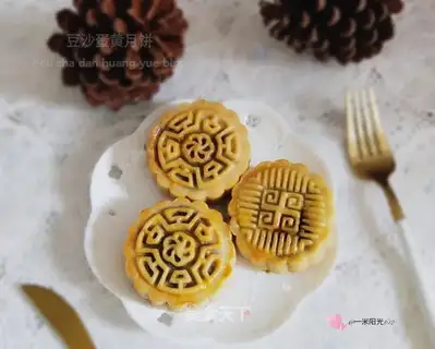 A wide-range egg soy saloon