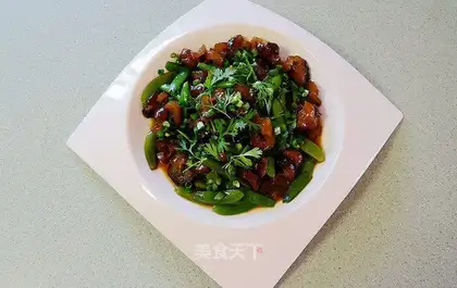The sea cucumber brings the bean