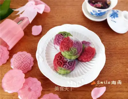 A natural colored lunar pie