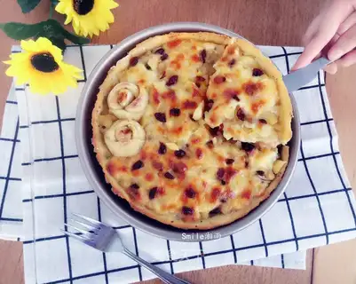 Banana apple pizza
