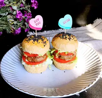 Goose gravy beef burger