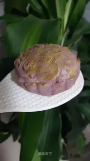 The potato red bean moon cake