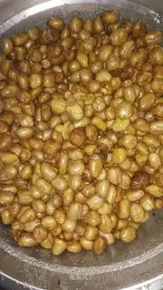 Pop peanuts