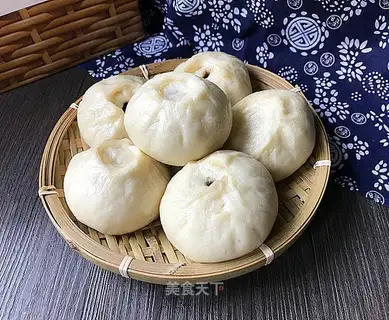 Red bean sand bun