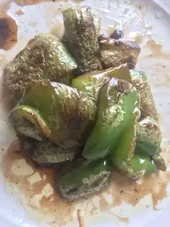 Tied pepper