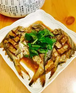 Red-burned mackerel