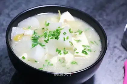 Roach tofu soup