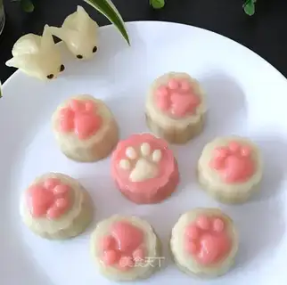 The cat's claws are fun ice-cream moon cakes