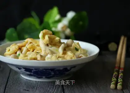 Seafood mushroom fried eggs