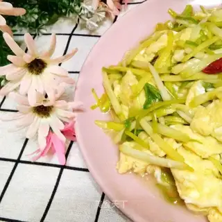 Garlic fried eggs